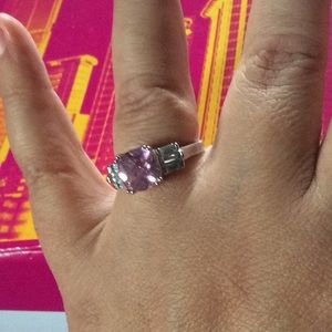 Pink stud sz9 ring